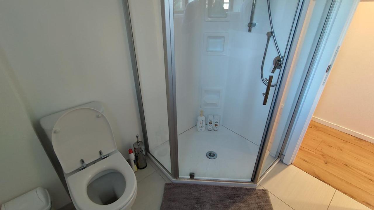Pencarrow Lakeside Apartment クイーンズタウン エクステリア 写真